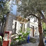 B House 阿拉恰特