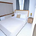 B House ホテル