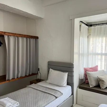 B House Отель